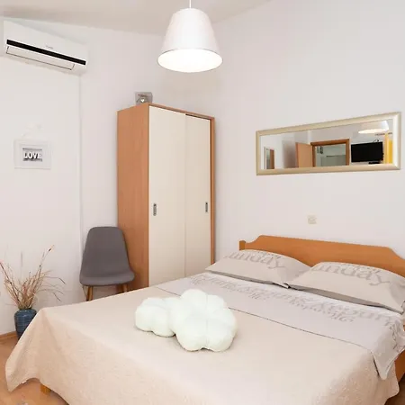 Apartments Andela 3*