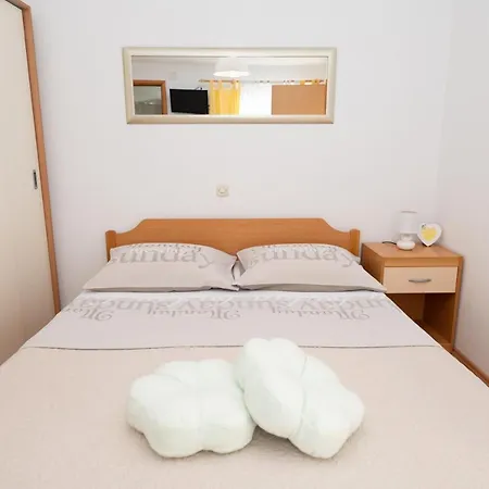 Apartments Andela Skradin