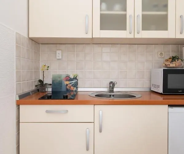 Apartments Andela 3*