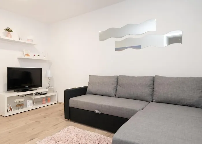 Apartments Andela 3* Skradin