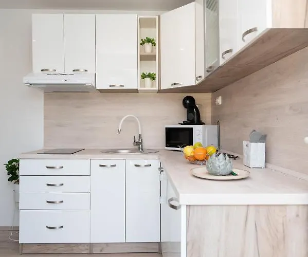 Apartments Andela 3*