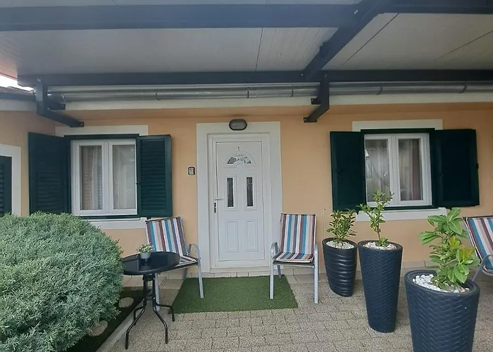 Apartments Andela 3*